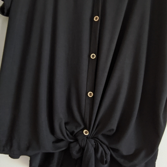 FINAL SALE 🆕🌿oversized BUTTON DOWN TOP 🌿 - Picture 4 of 7